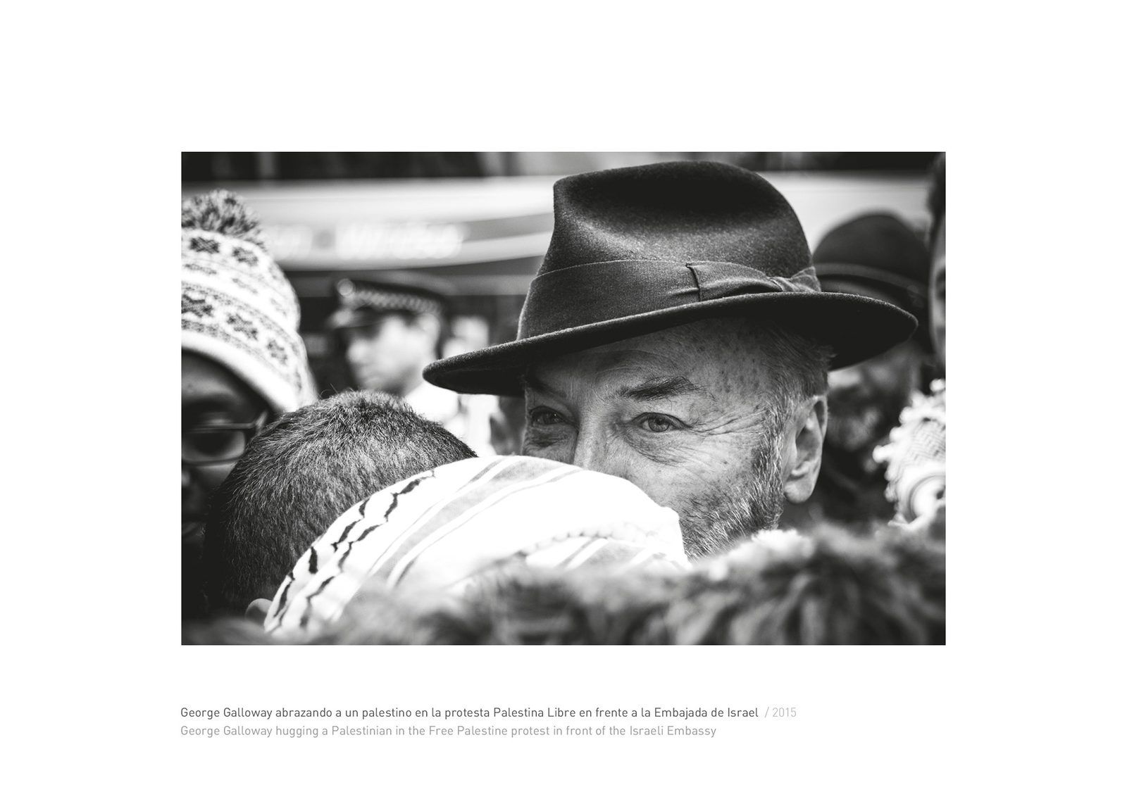 Image of the design created for the exhibition "Londres: detras y debajo del Palacio de Buckingham". This is an image related to a project inside Pedro Rodrigues (Treze413) graphic design portfolio.