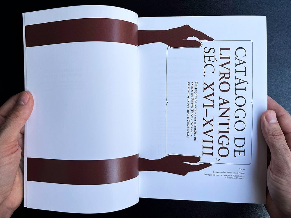 Image of Insive view 1 of Catálogo de Livro Antigo IPP SDP-BC Spine. This is an image related to a project inside Pedro Rodrigues (Treze413) graphic design portfolio.