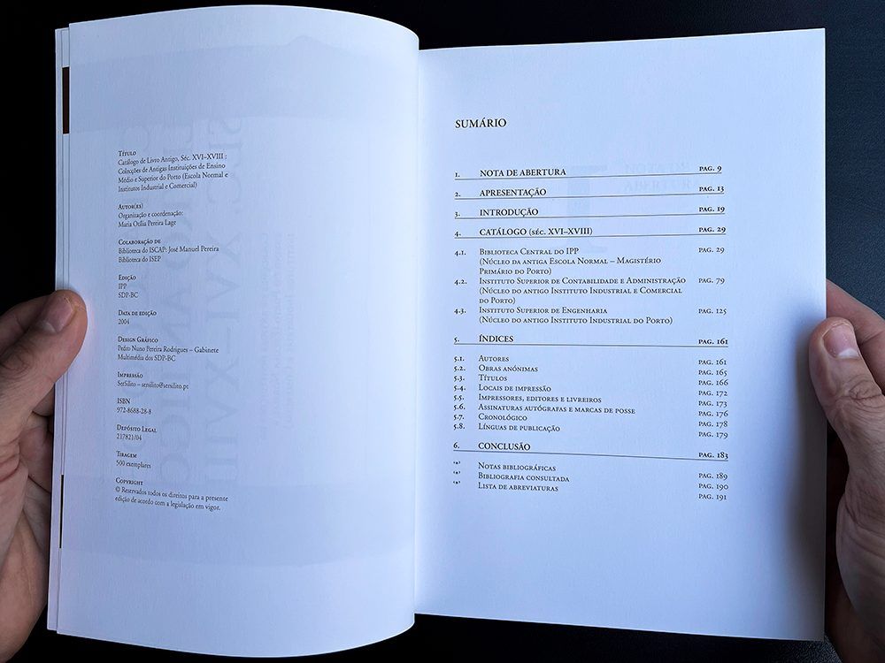 Image of Insive view 2 of Catálogo de Livro Antigo IPP SDP-BC Spine. This is an image related to a project inside Pedro Rodrigues (Treze413) graphic design portfolio.