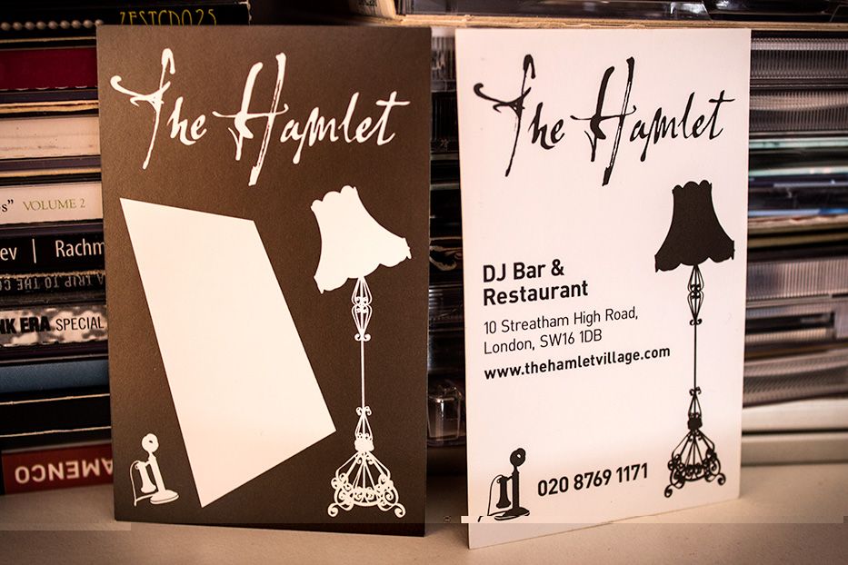 Image of The Hamlet Bar & Restaurant Business Card front and back views. This is an image related to a project inside Pedro Rodrigues (Treze413) graphic design portfolio.