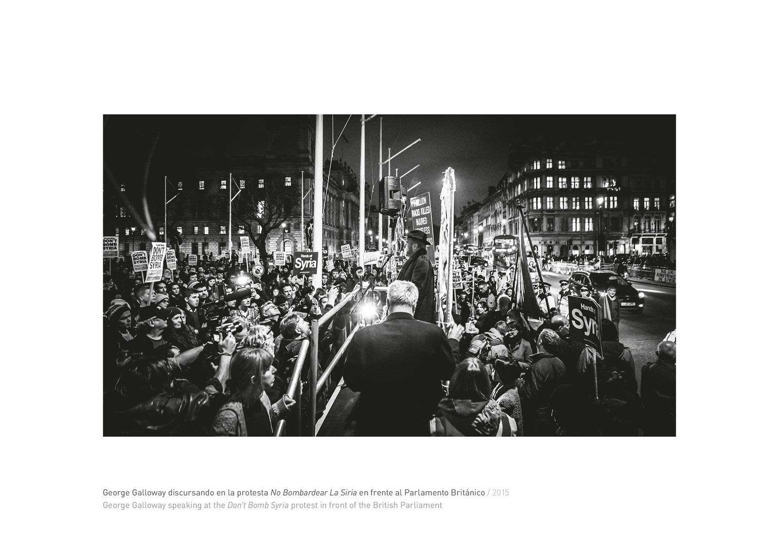 Image of the design created for the exhibition "Londres: detras y debajo del Palacio de Buckingham". This is an image related to a project inside Pedro Rodrigues (Treze413) graphic design portfolio.